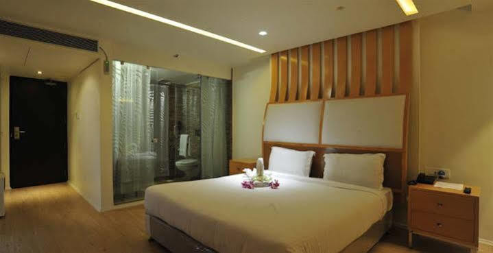 Grand Nakshatra Hotel Ānand Extérieur photo